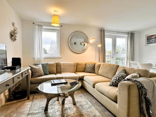 825672887.jpg