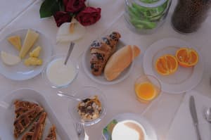 thumbnail: Breakfast area