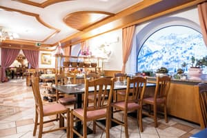 thumbnail: Restaurant