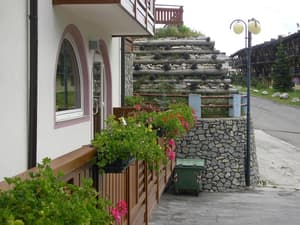 thumbnail: Exterior