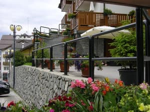 thumbnail: Exterior