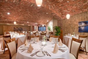 thumbnail: Restaurant