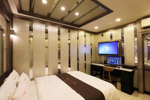 thumbnail: Room