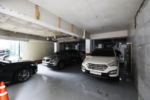 thumbnail: Parking
