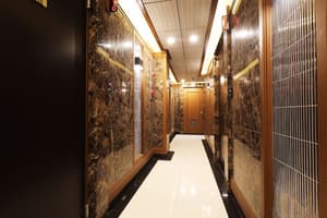 thumbnail: Hallway
