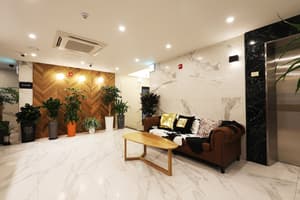 thumbnail: Lobby sitting area