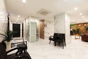 thumbnail: Lobby sitting area