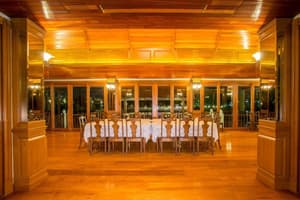 thumbnail: Bar (on property)