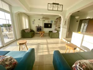 thumbnail: Living area