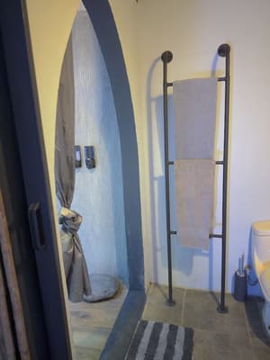 thumbnail: Bathroom shower