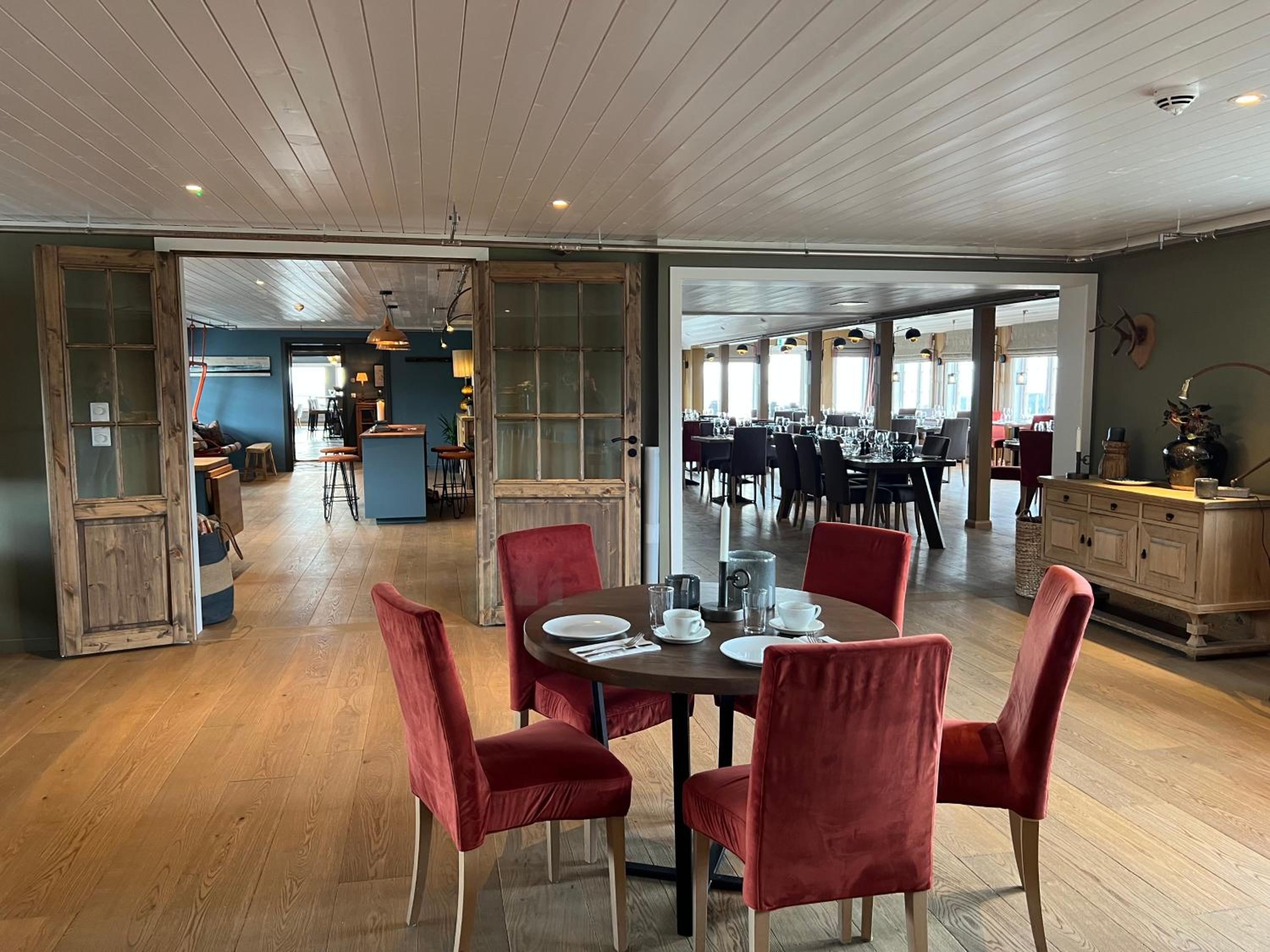 Restaurant-cafeteria