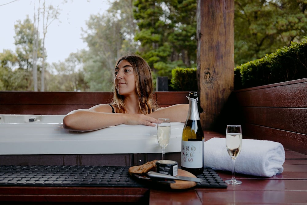 Private spa tub