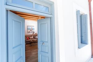 thumbnail: Interior entrance