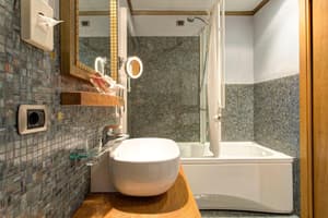 thumbnail: Bathroom