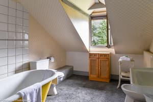 thumbnail: Bathroom