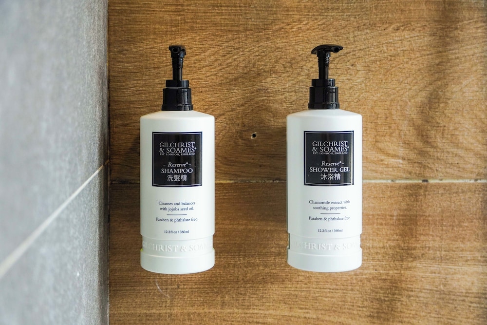 Bathroom amenities