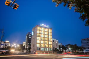thumbnail: Front of property - evening/night