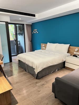 thumbnail: Room