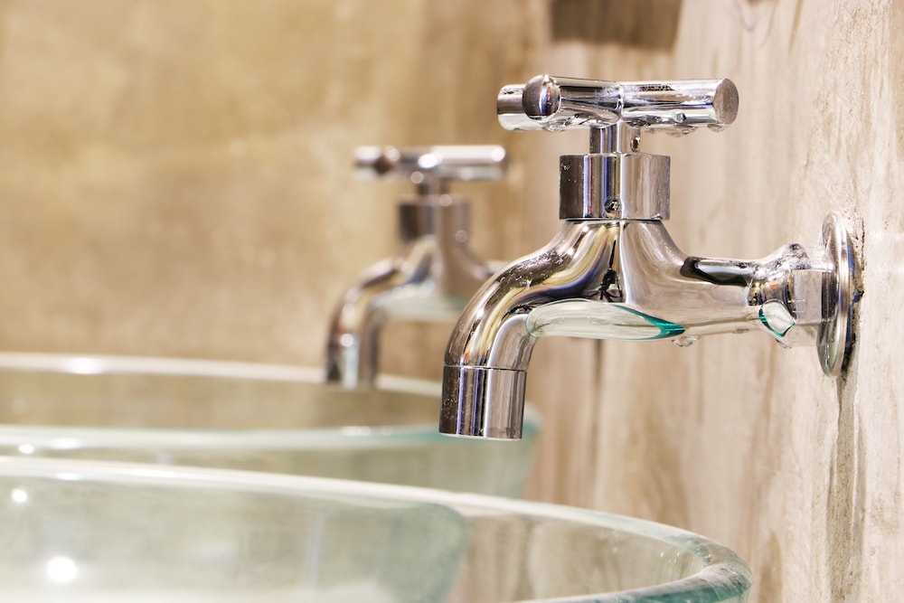 Bathroom sink