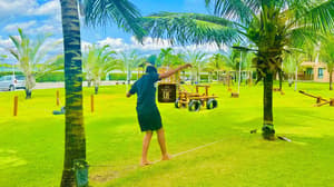 thumbnail: Ropes course (team building)