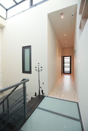 thumbnail: Hallway