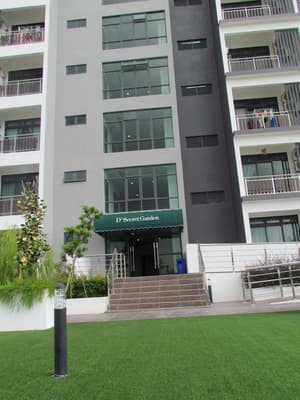 thumbnail: Front of property