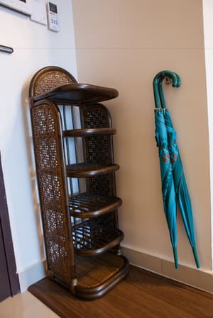 thumbnail: Interior entrance