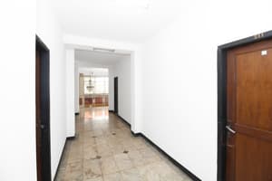 thumbnail: Hallway