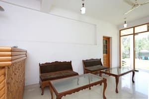 thumbnail: Lobby sitting area