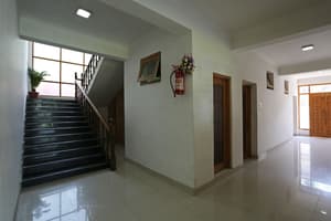 thumbnail: Hallway