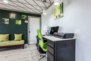 thumbnail: Business center