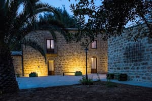 thumbnail: Exterior