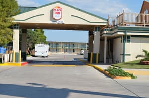 thumbnail: Exterior detail