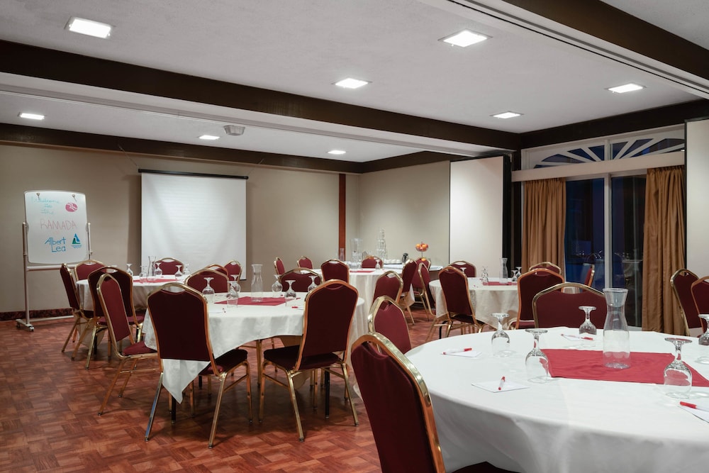 Meeting facility