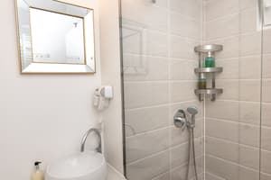 thumbnail: Bathroom shower
