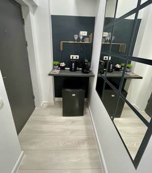 thumbnail: Interior entrance