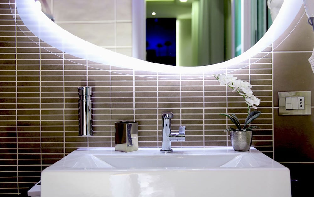 Bathroom sink