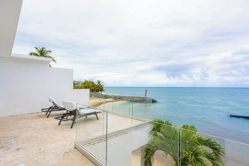 Beach/ocean view