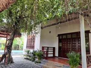 thumbnail: Exterior