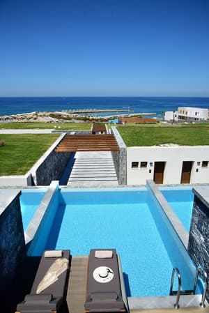 thumbnail: Front of property