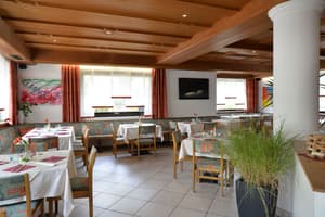 thumbnail: Restaurant
