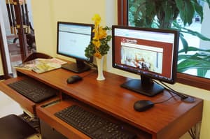 thumbnail: Business center