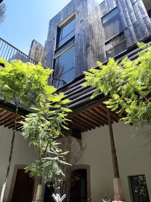 thumbnail: Exterior detail