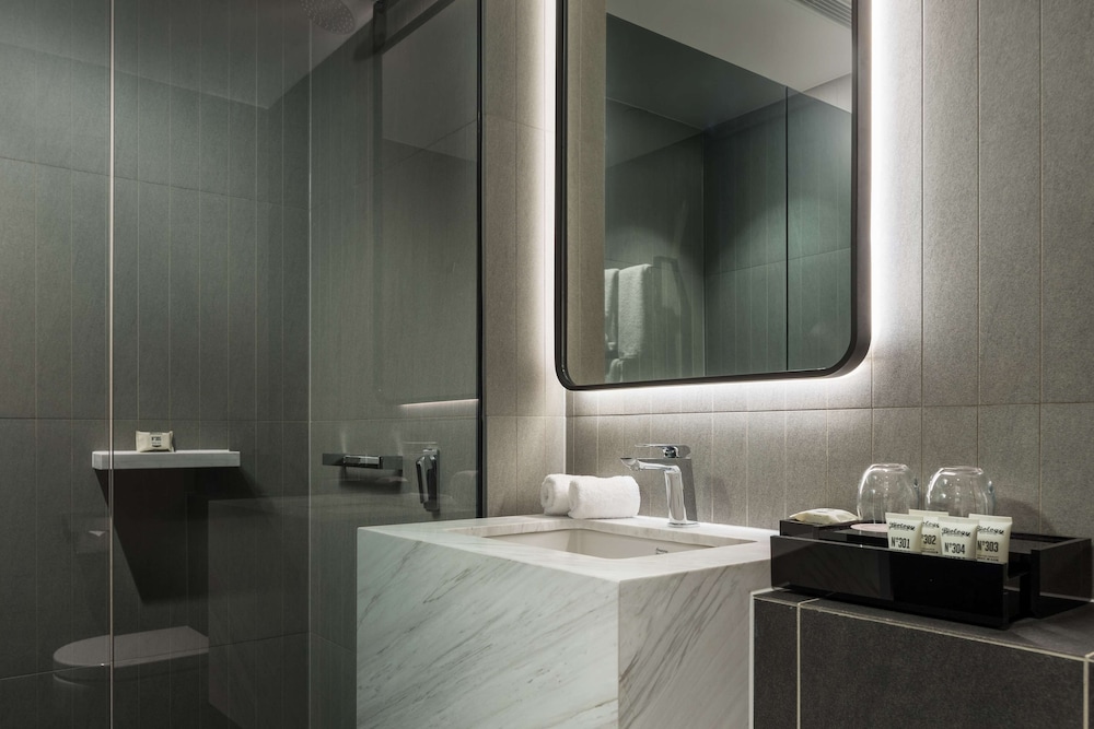 Bathroom shower