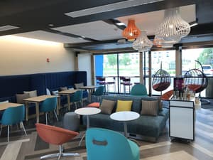 thumbnail: Lobby sitting area