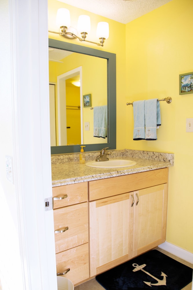 Bathroom sink