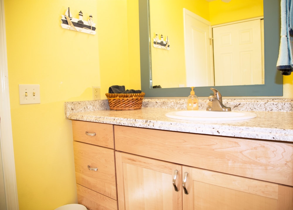 Bathroom sink