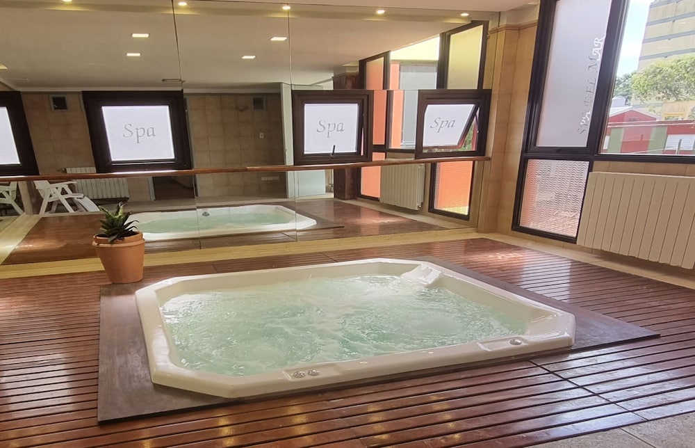 Swimming pool-spa