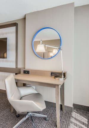 thumbnail: In-room business center