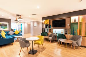 thumbnail: Lobby sitting area